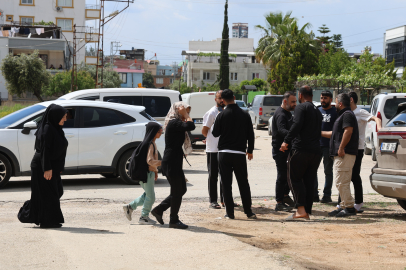 ADANA'DA OKUL ÇEVRESİNDEKİ SİLAH SESLERİ!