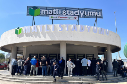 BURSASPOR’DA KOMBİNE SATIŞLARI BAŞLADI: YOĞUNLUK DİKKAT ÇEKTİ