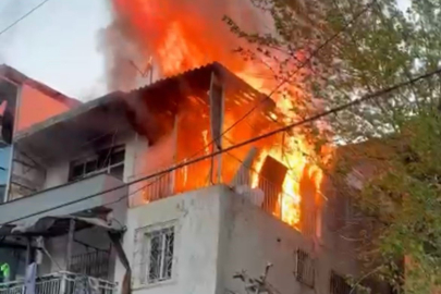 İZMİR’DE SUÇ DELİLLERİNİ GİZLEMEK İÇİN EVİ YAKTILAR