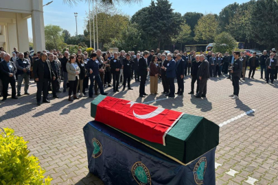 DOĞAN HOCA, FAKÜLTESİNİN ÖNÜNDEN DUALARLA UĞURLANDI