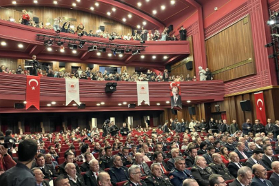 BURSA’DA MİNİKLERDEN 23 NİSAN’A COŞKULU KUTLAMA