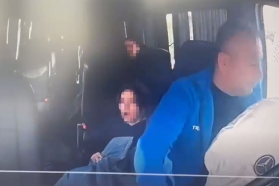 OKUL SERVİS KAZASI KAMERADA: KEMERSİZ ÖĞRENCİ BÖYLE SAVRULDU