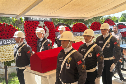 ŞEHİT POLİSİN CENAZESİNDE GÖZYAŞLARI SEL OLDU