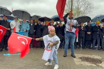 MADENCİ KIYAFETLİ BEBEK 1 MAYIS YÜRÜYÜŞÜNE DAMGA VURDU