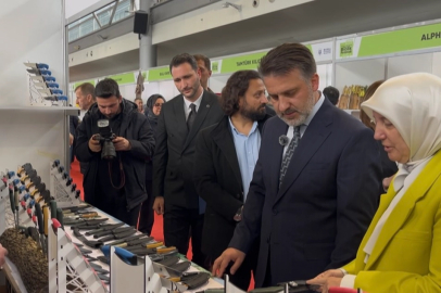 BURSA’DA BIÇAK FESTİVALİ BAŞLADI: USTALAR HÜNER SERGİLEDİ