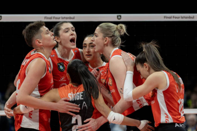 ECZACIBAŞI DYNAVİT FİNALE YÜKSELDİ