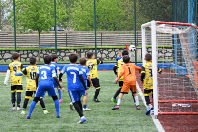 OSMANGAZİ'DE KÜÇÜK KRAMPONLAR SAHAYA İNDİ