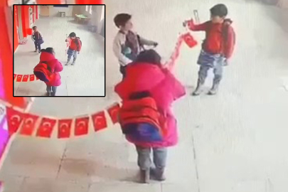 ERZURUM’DA MİNİKLER DÜŞEN BAYRAK İÇİN SEFERBER OLDU