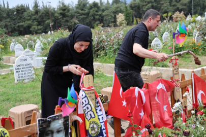 KAHRAMANMARAŞ’TA YÜREK YAKAN ANNELER GÜNÜ
