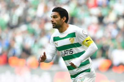 BURSASPOR'DA KAPTAN MUHAMMET DEMİR İLE YOLLAR AYRILDI