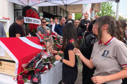 BURSA'DA VEFAT EDEN MÜDÜR, GÖZ YAŞLARI İLE UĞURLANDI