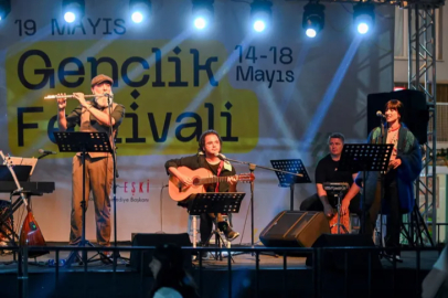 İZMİR BORNOVA’DA 19 MAYIS FESTİVALİ COŞKUYLA BAŞLADI