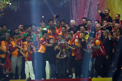 GALATASARAY RAMS PARK’TA KUPAYI KALDIRDI