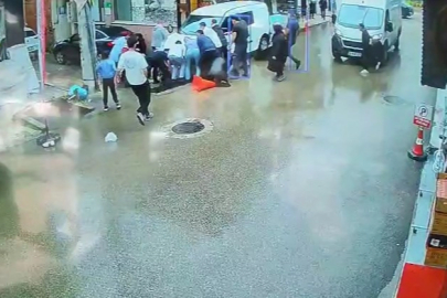 KAMYONETİN ALTINDA KALAN ANNE VE OĞLU YÜRÜYEREK TABURCU OLDU