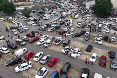 BURSA'DA OTO PAZARINDA BAYRAM HAREKETLİLİĞİ BAŞLADI