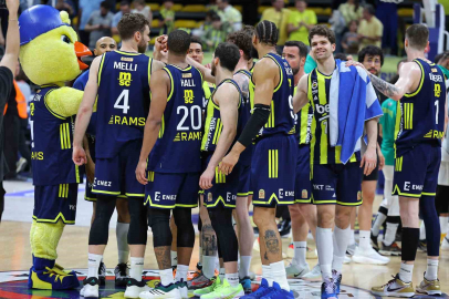 FENERBAHÇE BEKO PLAY-OFF SERİSİNDE AVANTAJI ALDI