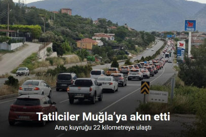 MUĞLA GİRİŞİNDE ARAÇ SELİ: TRAFİK DURMA NOKTASINA GELDİ
