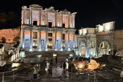 EFES ANTİK KENTİ, GECELERİ 18-30 YAŞ ARALIĞI İÇİN ÜCRETSİZ