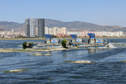 İZMİR KÖRFEZİ'NDE KÖTÜ KOKU İÇİN GEÇİCİ MÜDAHALE