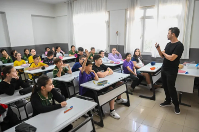 İZMİR BORNOVA'DA GELECEĞİN GÜÇLÜ BİREYLERİ YETİŞİYOR