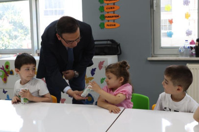 NİLÜFER BELEDİYESİ ÇOCUKLARA SÜT DAĞITTI