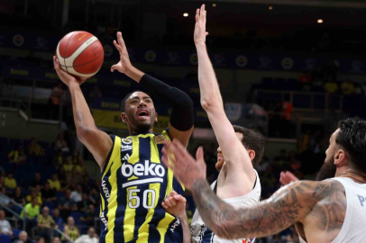 FENERBAHÇE BEKO'DAN NEFES KESEN GERİ DÖNÜŞ
