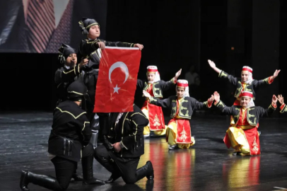 BURSA'DA AİLELER SANAT GECESİNDE BULUŞTU