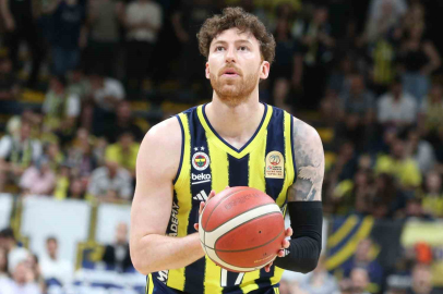 FENERBAHÇE BEKO SERİDE BÜYÜK AVANTAJ ELDE ETTİ