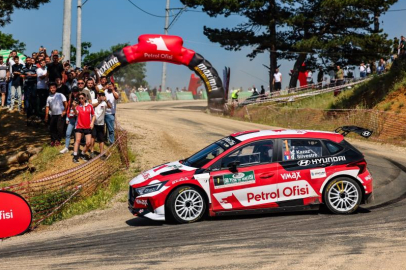 YEŞİL BURSA RALLİSİNİN KAZANANI KEREM KAZAZ OLDU