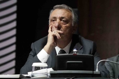 AHMET NUR ÇEBİ ALTAY’I YAKINDAN TAKİP EDİYOR