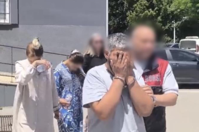 BURSA'DA ÇALDIKLARI 1,8 MİLYON TL'LİK ZİYNET EŞYASIYLA YAKALANDILAR