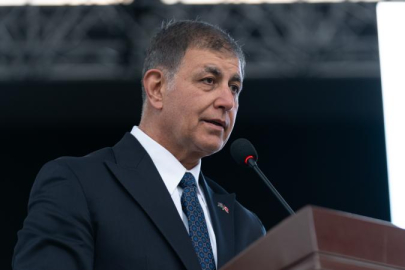 İZMİR KARIŞTI: CEMİL TUGAY CHP'DEN İSTİFA ETTİ!