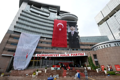 CHP'DE İSTİFALARIN ARDINDAN İZMİR'DE YENİ PARTİ İDDİASI