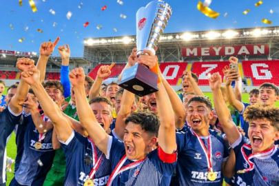 BURSA ORHANGAZİ FUTBOL KULÜBÜ U18 TÜRKİYE ŞAMPİYONU OLDU