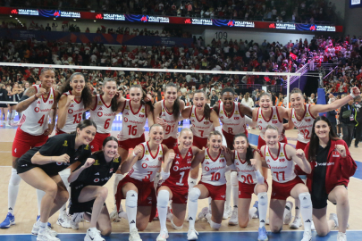 A MİLLİ KADIN VOLEYBOL TAKIMI ALMANYA'YI 3-2 MAĞLUP ETTİ