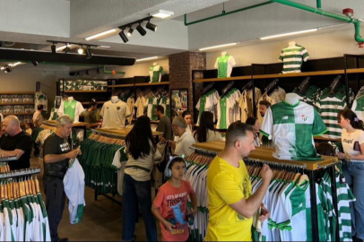 BURSASPOR TARAFTARI, FORMALARIYLA TAKIMININ YANINDA
