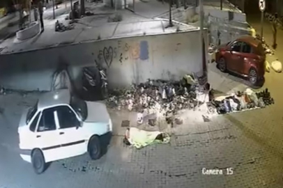 KALDIRIMDA UYUYAN ADAMIN ÜZERİNDEN GEÇTİ