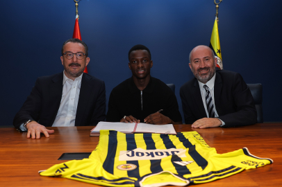 FENERBAHÇE GENÇ YILDIZ AMARA DİOUF'U KADROSUNA KATTI