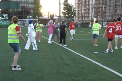 BURSA'DA ANNELER ÇOCUKLARINA KARŞI SAHAYA İNDİ