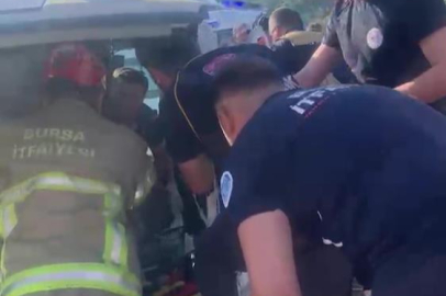 BURSA'DA İŞÇİ SERİVİSİ KAZA YAPTI: 15 YARALI