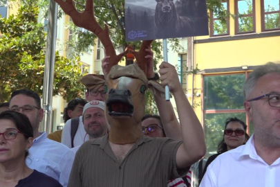 BURSA'DA KIZIL GEYİK AV İHALESİ PROTESTO EDİLDİ