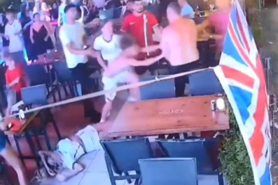 MARMARİS'TE TURİST DEHŞETİ: EŞİ VE ÇOCUKLARINI RESMEN DÖVDÜ