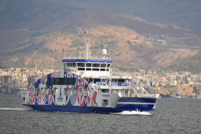 İZDENİZ'İN EK SEFERLERİYLE 20 BİN ARAÇ TRAFİKTEN ÇEKİLDİ