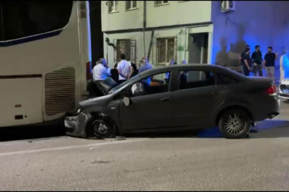 BURSA'DA  ALKOLLÜ SÜRÜCÜ ÖNCE DUVARA SONRA OTOBÜSE ÇARPTI