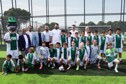 BÜYÜKŞEHİR'DEN BURSASPOR ALTYAPISINA 3 YENİ FUTBOL SAHASI