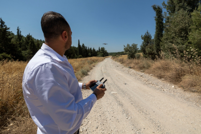 İZMİR'DE KAÇAK MOLOZA DRONLU TAKİP! KAÇIŞ YOK, CEZALAR YOLDA