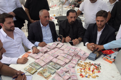 PARALARIN HAVADA UÇUŞTUĞU DÜĞÜN: DAMADA 20 MİLYON, GELİNE KİLOLARCA ALTIN