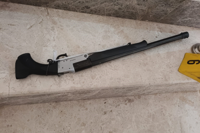 TARTIŞTIĞI OĞLUNU POMPALI TÜFEKLE ÖLDÜRDÜ