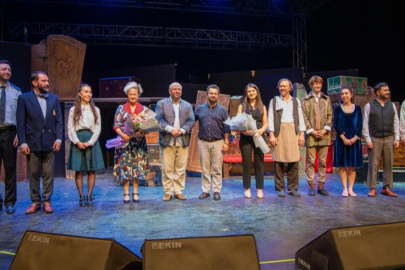 BURSA FESTİVALİ'NDE MUHTEŞEM TİYATRO GECESİ