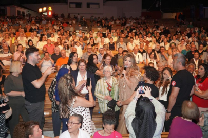 ASLI HÜNEL'DEN BURSA'DA UNUTULMAZ KONSER